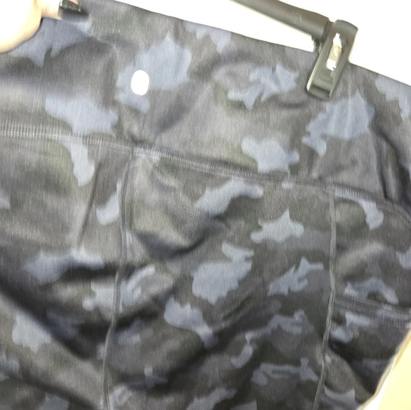 EUC Velocity cameo leggings - Picture 4 of 6